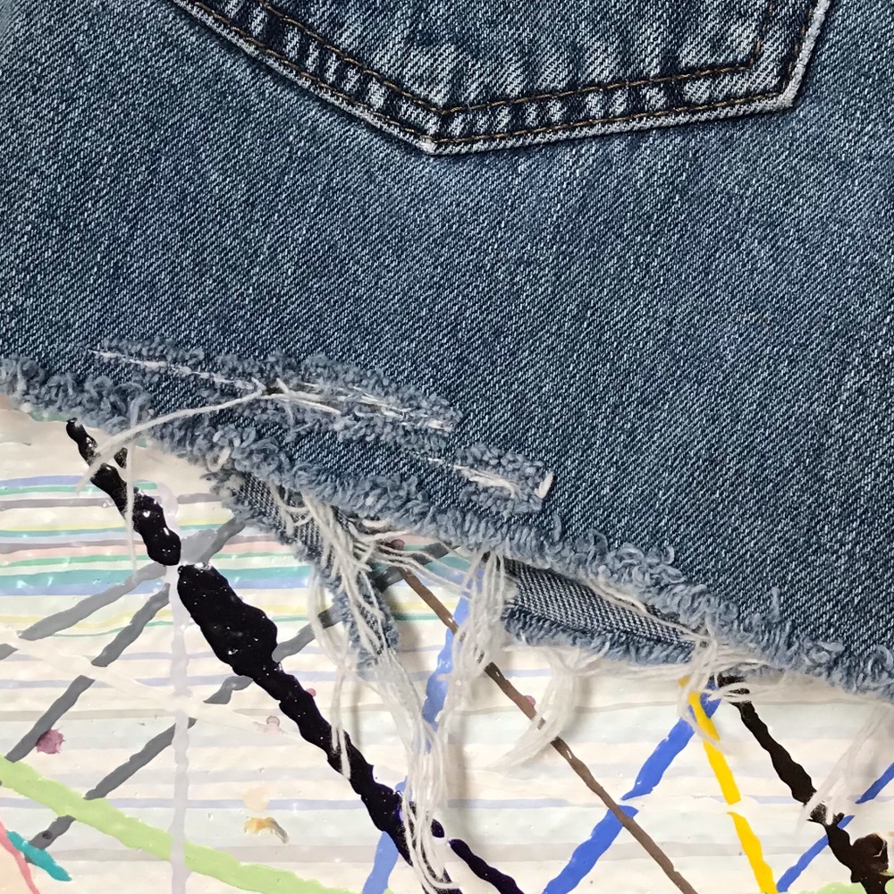 Vintage Levi's high rise destroyed shorts - Picture 9 of 13